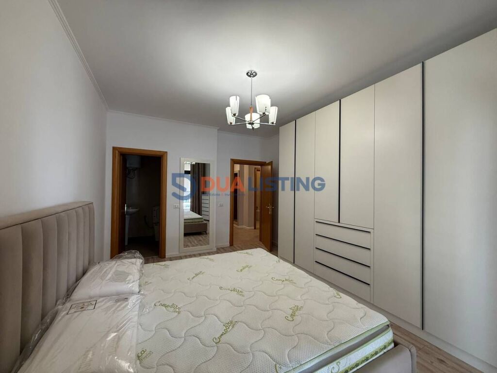 Japim Apartament 2+1+2 me qira te Komuna e Parisit!!