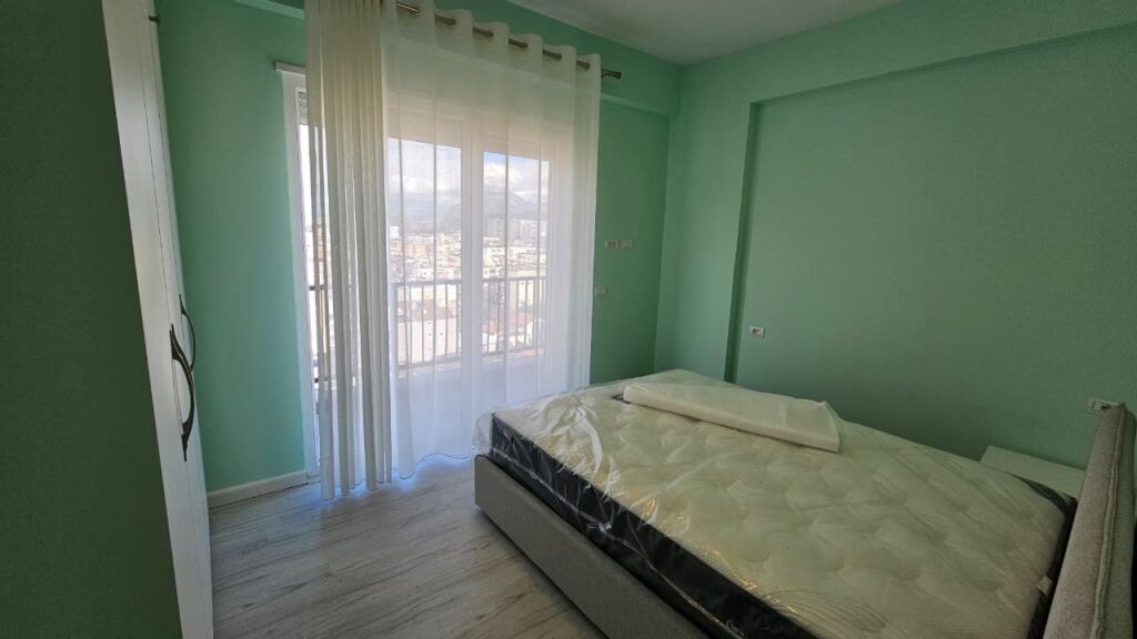Apartament 2+1 me Post Parkimi per Qira te Brryli Tirane