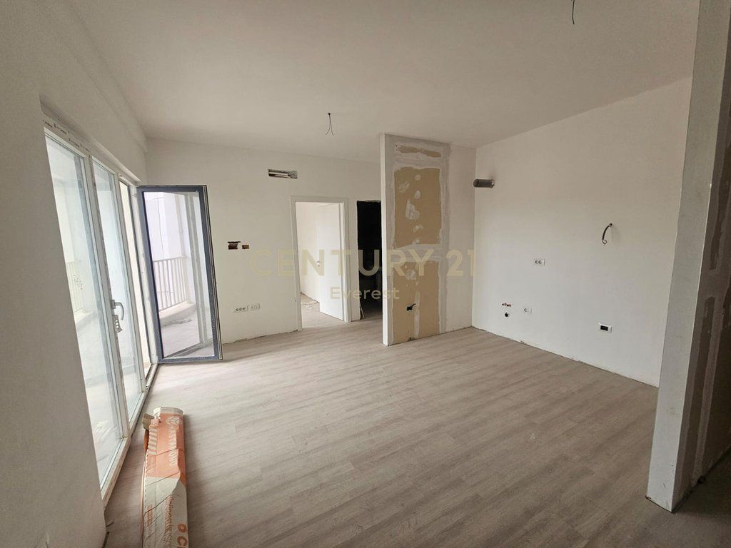 Apartment 1+1 for sale in Zogu i Zi
