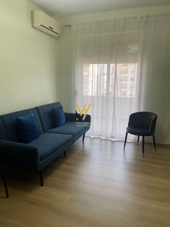 JEPET APARTAMENT 1+1 ME QIRA TE KOMUNA E PARISIT 600 EURO