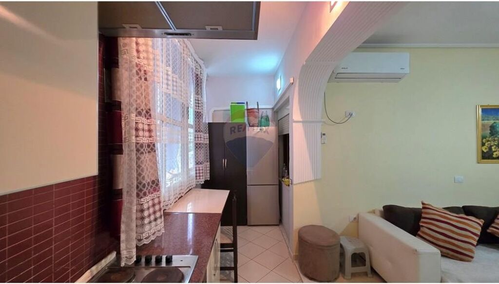 🏡 APPARTAMENTO 1+1 IN VENDITA – VICINO ALLA CHIESA ORTODOSSA, VLORË