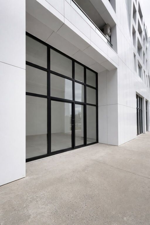 SHOP FOR RENT 86 M2 PORCELAN 1,450 EURO