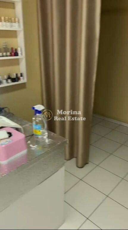 Vendita | Monolocali e Negozio | Porcelan | 145000 €