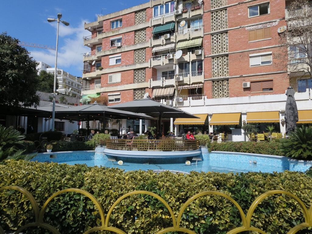 Ambient komercial me qira ne Qender te Tiranes,
