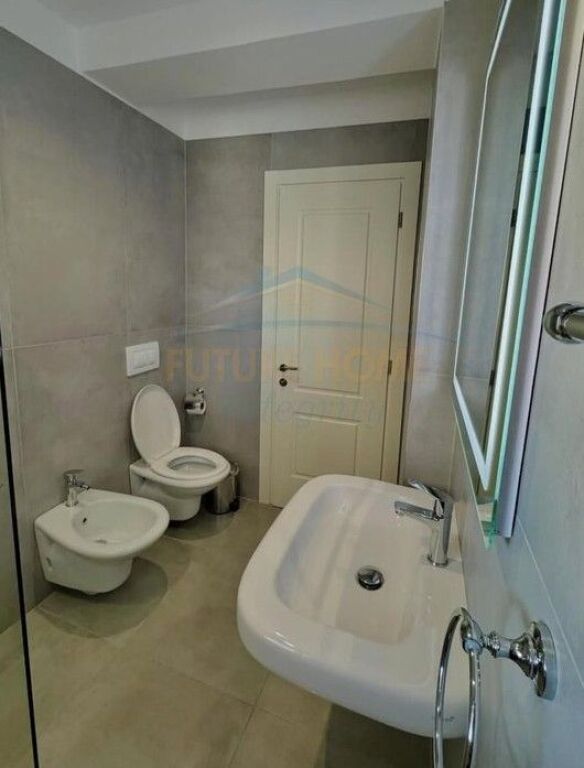 Shitet, Apartament 1+1, Vasil Shanto, Tiranë.