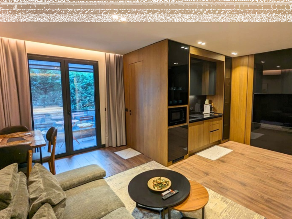 Luxury Apartment for Sale – Near the Commercial School, Vlora