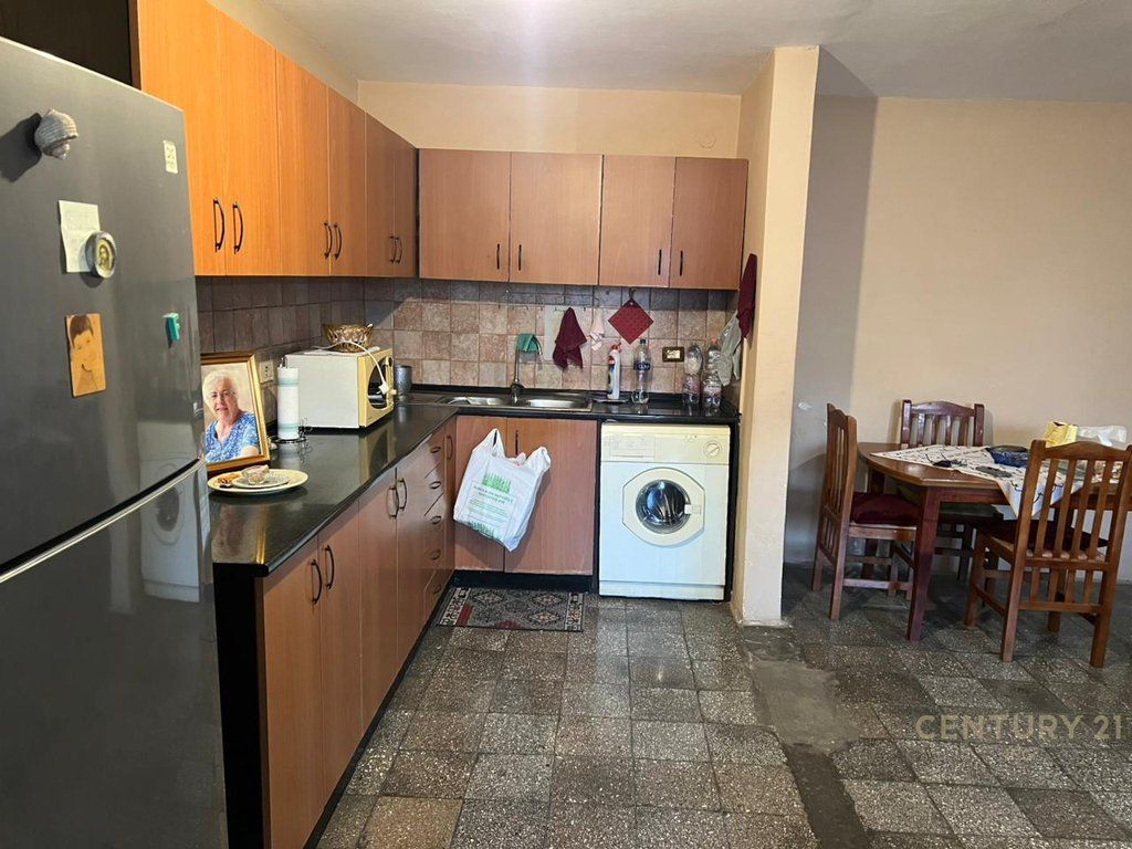 Appartamento 2+1 vicino a Piazza Skenderbej
