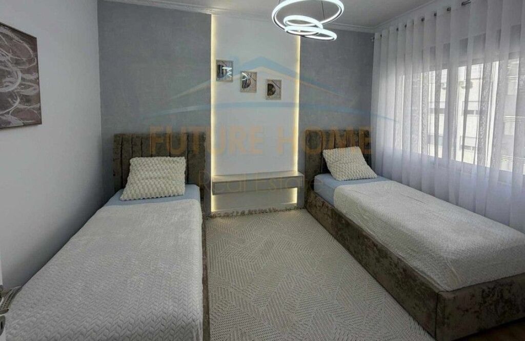 In vendita, Appartamento 2+1+2 Unaza e Re, Tirana