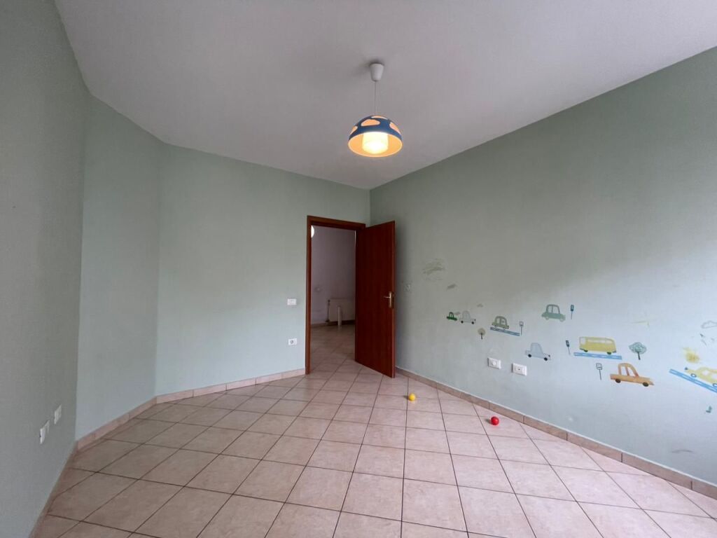 Appartamento 2+1+Parcheggio in affitto a Kika 1 a Komuna e Parisit.