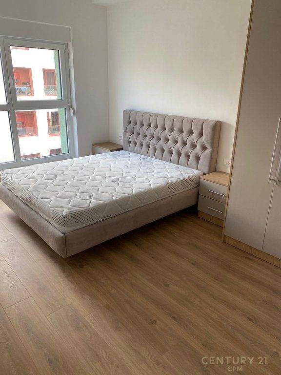APARTAMENT 1+1 ME QERA NE ALI DEM