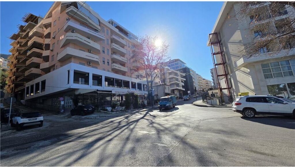 Appartamento Premium 2+1 in Affitto a Lungo Termine – Lungomare, Vlorë