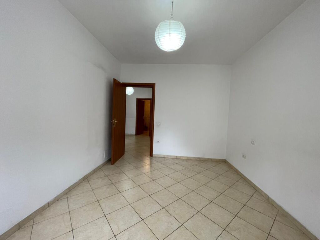Appartamento 2+1+Parcheggio in affitto a Kika 1 a Komuna e Parisit.