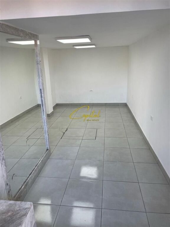 UFFICIO IN AFFITTO 90 M2 VIA 4 DESHMORET 70.000 LEKE