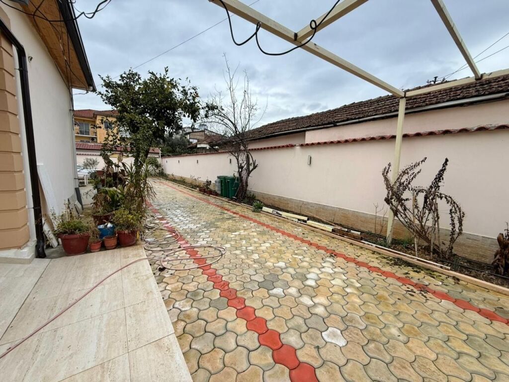 VILLA FOR RENT, LOCATED IN THE XHAMLLIK AREA, TIRANA!