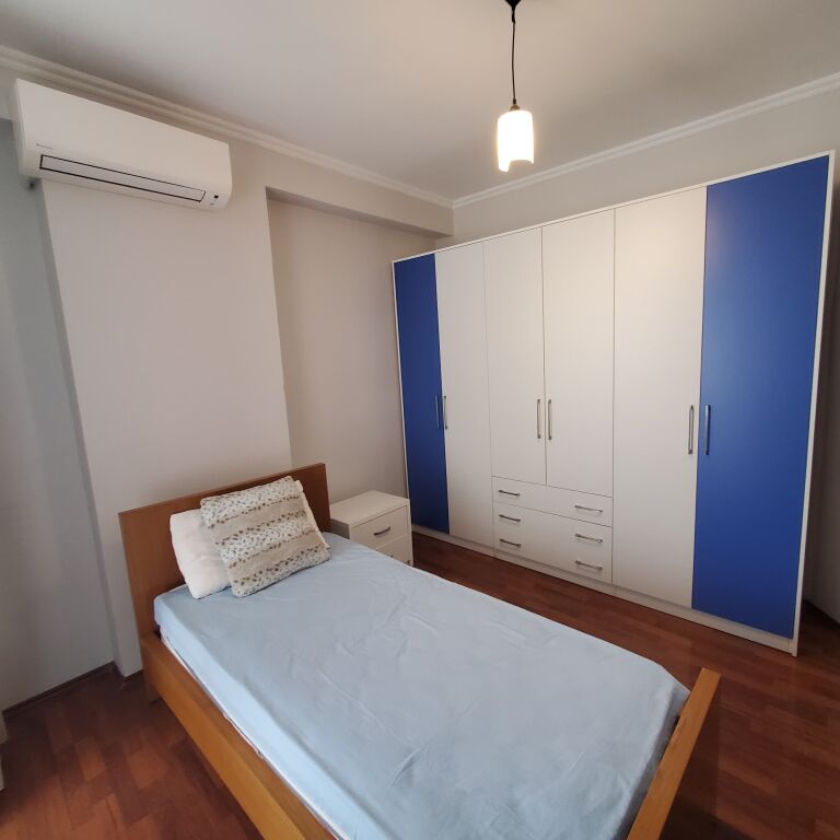Apartament 3+1 me qira praneRruges se Kavajes!