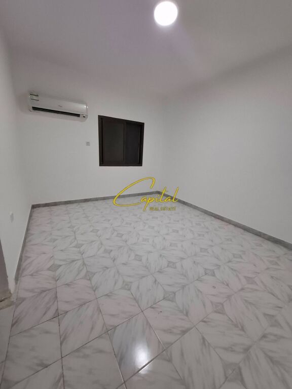 SHOP FOR RENT 45 M2 21 DECEMBER 330,000 LEKE