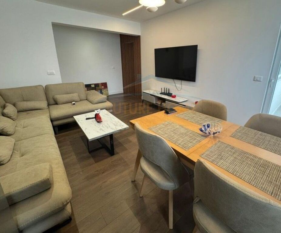 Affitto, Appartamento 2+1, Via Mine Peza, Tirana.