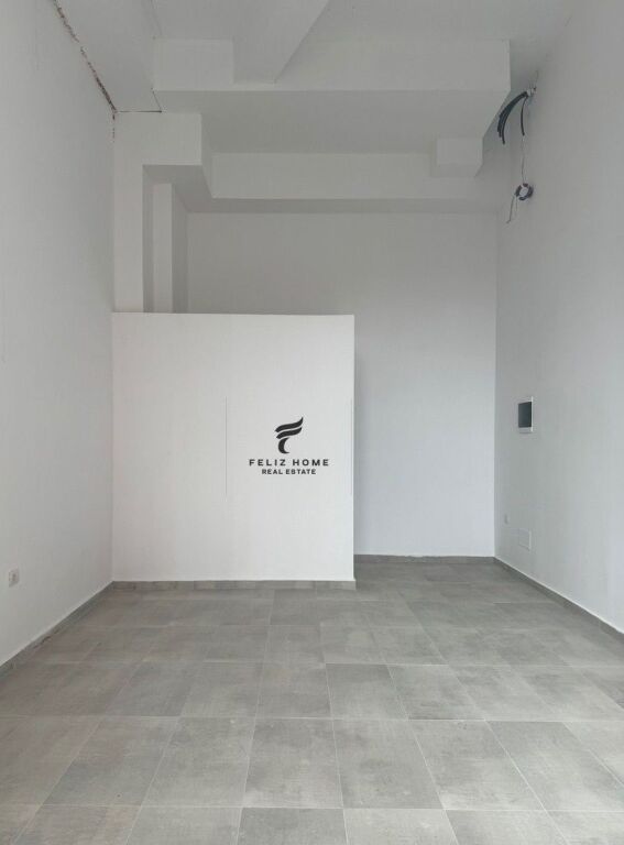 UFFICIO IN AFFITTO 28 M2 CAMINO 300 EURO