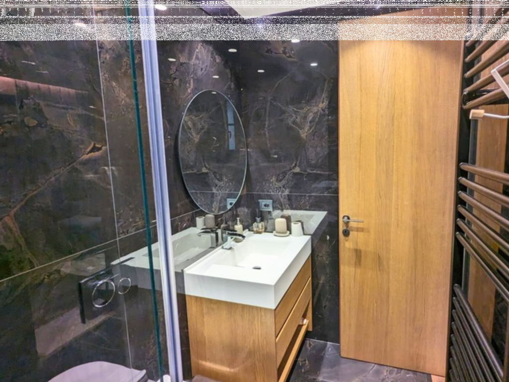 Luxury Apartment for Sale – Near the Commercial School, Vlora