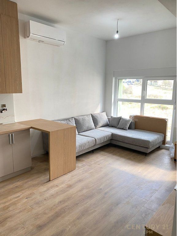 APARTAMENT 1+1 ME QERA NE ALI DEM