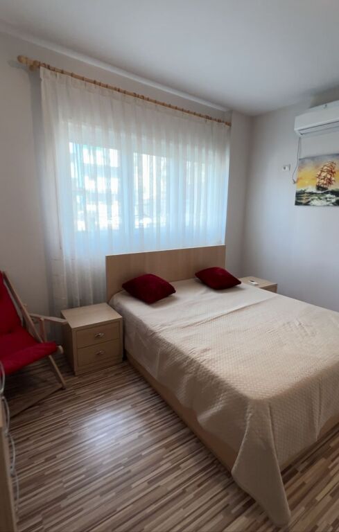 Jepet Apartament 2+1 me qera ne myslym shyri!
