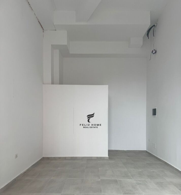 UFFICIO IN AFFITTO 28 M2 CAMINO 300 EURO