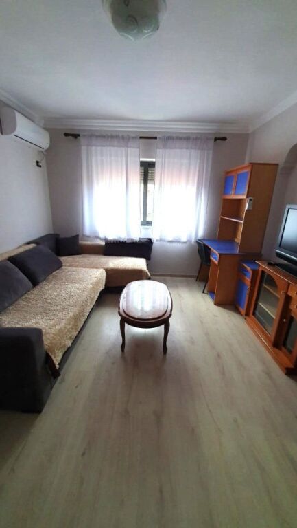 🏠 In affitto ingresso 1+1 a Myslym Shyr, Tirana