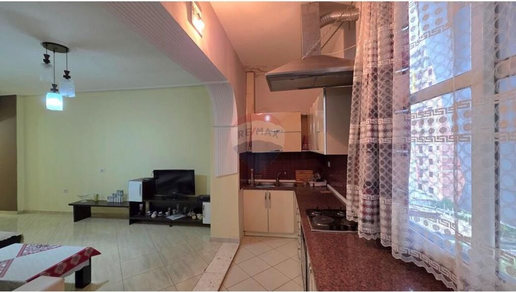 🏡 APPARTAMENTO 1+1 IN VENDITA – VICINO ALLA CHIESA ORTODOSSA, VLORË