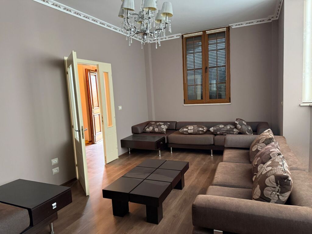 🏢Ne fshatin Vishaj jepet me qera vile 2 kateshe plotesisht e mobiluar. 2,000Euro