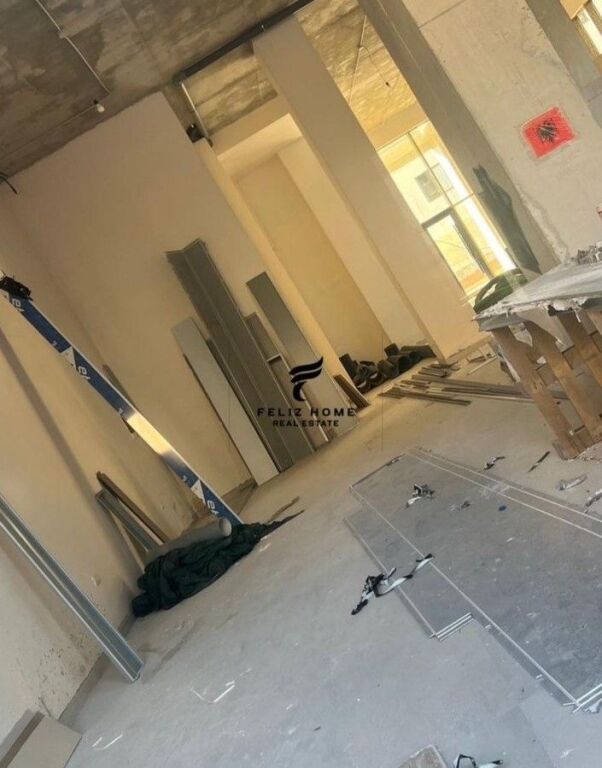 NEGOZIO IN AFFITTO 200M2 CENTRO 5500 EURO