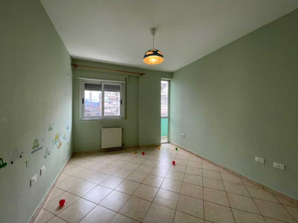 Appartamento 2+1+Parcheggio in affitto a Kika 1 a Komuna e Parisit.