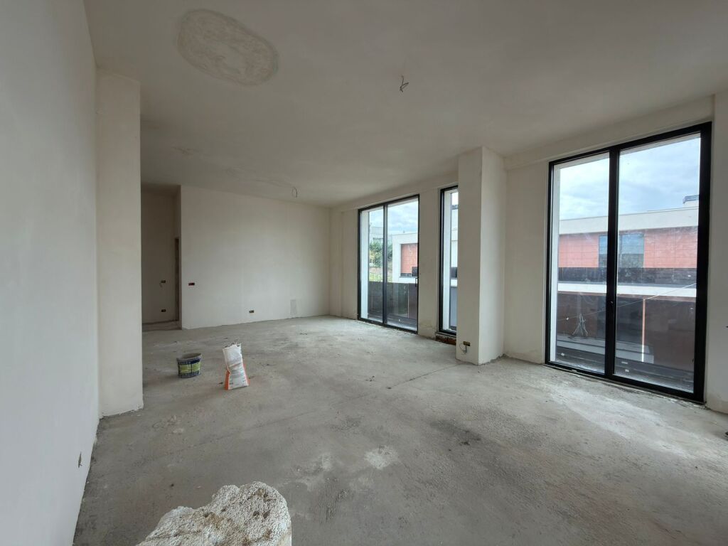 🏡 Attico 3+1+2 con Veranda & 3 Posti Auto – Tulipan Residence, TEG