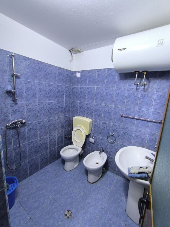 Rent 1+1 (furnished)📍5 Maj, near big market 380 thousand leke