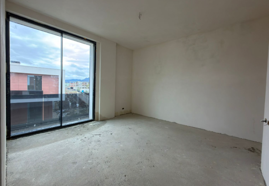 :  🏡 Attico 3+1+2 con Veranda & 3 Posti Auto – Tulipan Residence, TEG