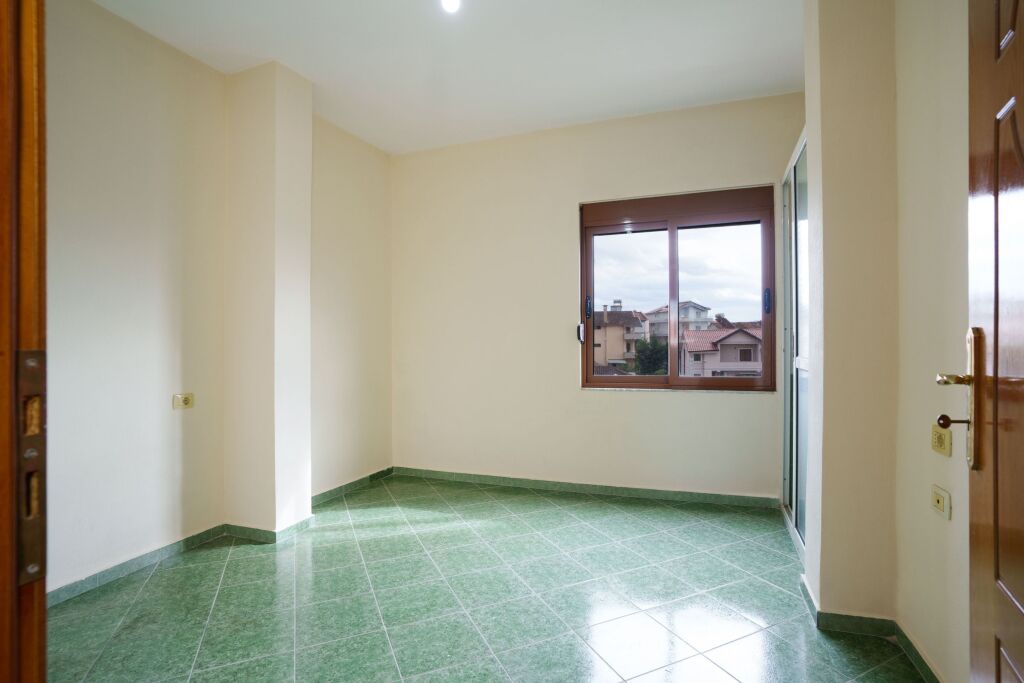 Shitet Penthouse Apartament -160 m²