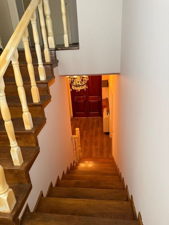 🏢Ne fshatin Vishaj jepet me qera vile 2 kateshe plotesisht e mobiluar. 2,000Euro