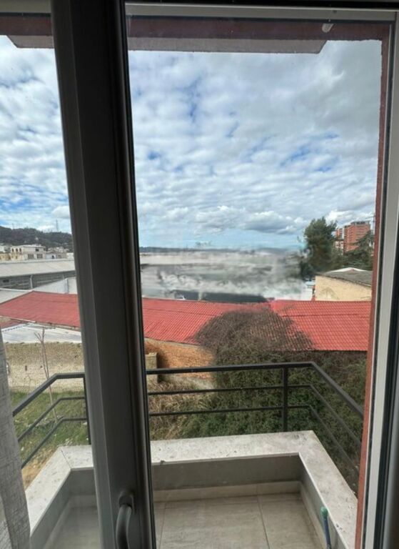 Selite - Jepet me qera 2+1 Prane Xhamise