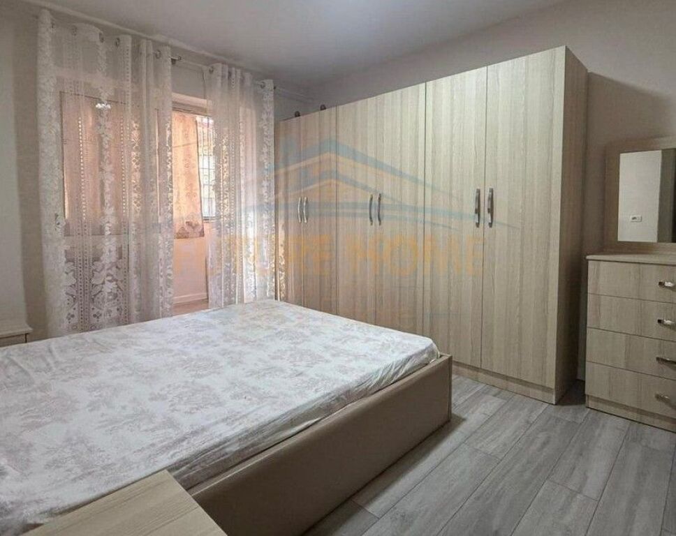 Affitto, Appartamento 1+1, Myslym Shyr, Tirana.