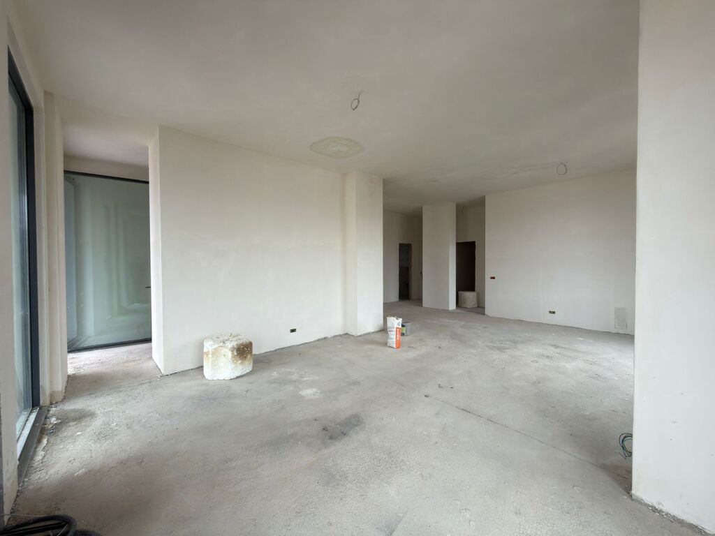 🏡 Attico 3+1+2 con Veranda & 3 Posti Auto – Tulipan Residence, TEG