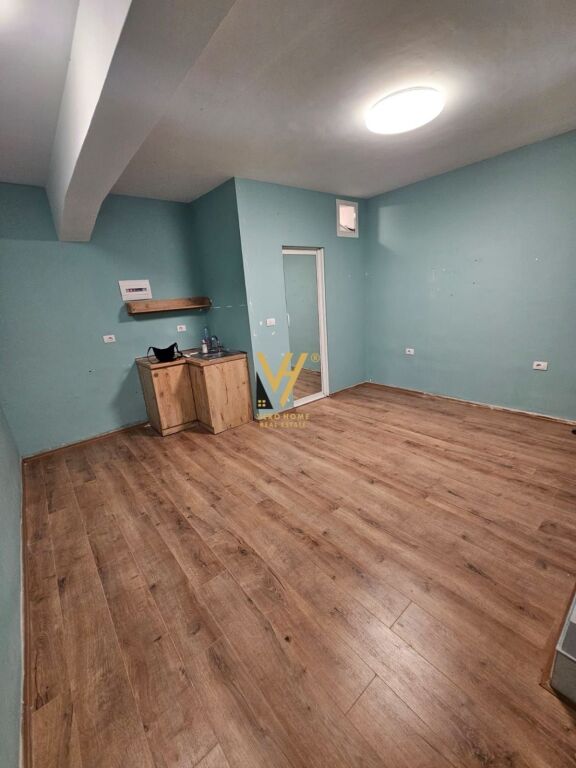 JEPET ZYRE 30 M2 ME QIRA TE BLV.GJERGJ FISHTA 35.000 LEKE