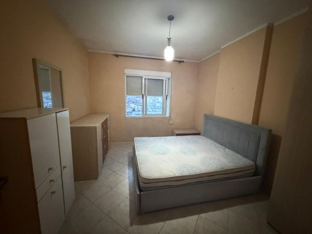 VENDESI APPARTAMENTO 1+1 EX URT, A DURAZZO