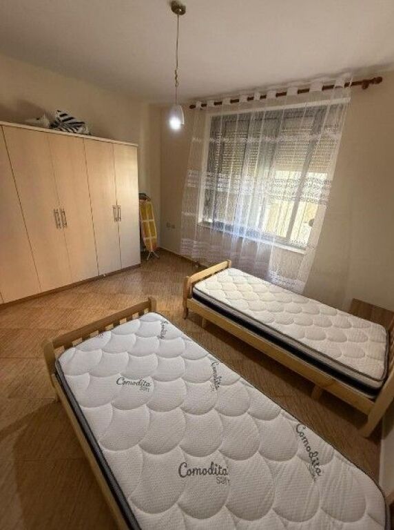 📌 Jepet Apartament 2+1 me Qira – Rruga Kosovareve