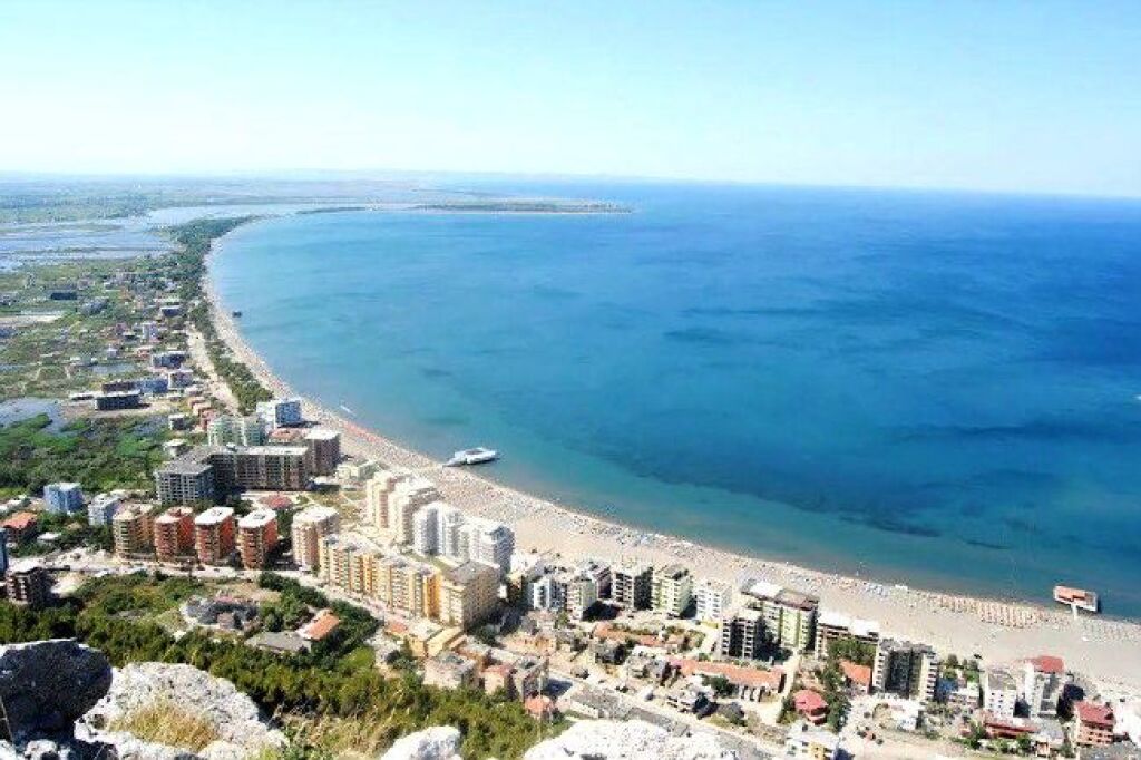 Very beautiful holiday apartment, fully furnished in Shëngjin near the sea
