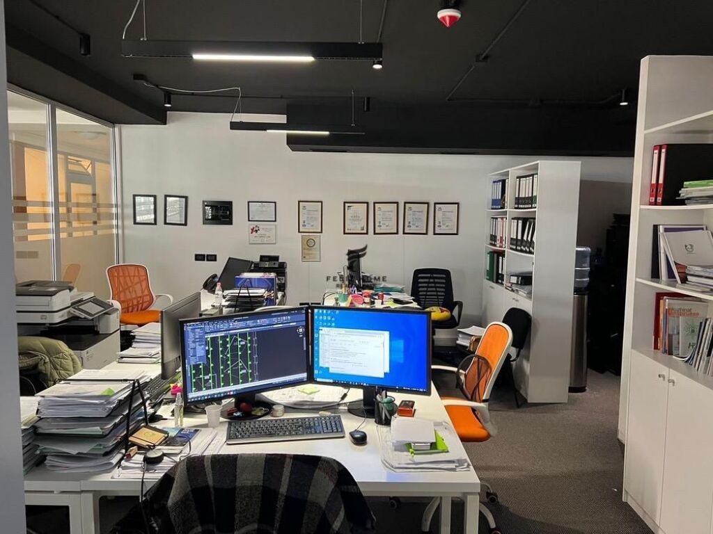 OFFICE FOR RENT 75 M2 PAZARI RI 1100 EURO
