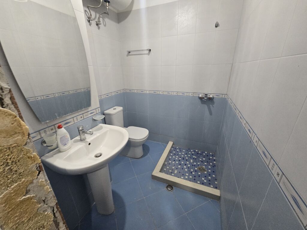 Apartment 2+1+2+Balcony for Sale in Fresk, Near Deliu Restaurant