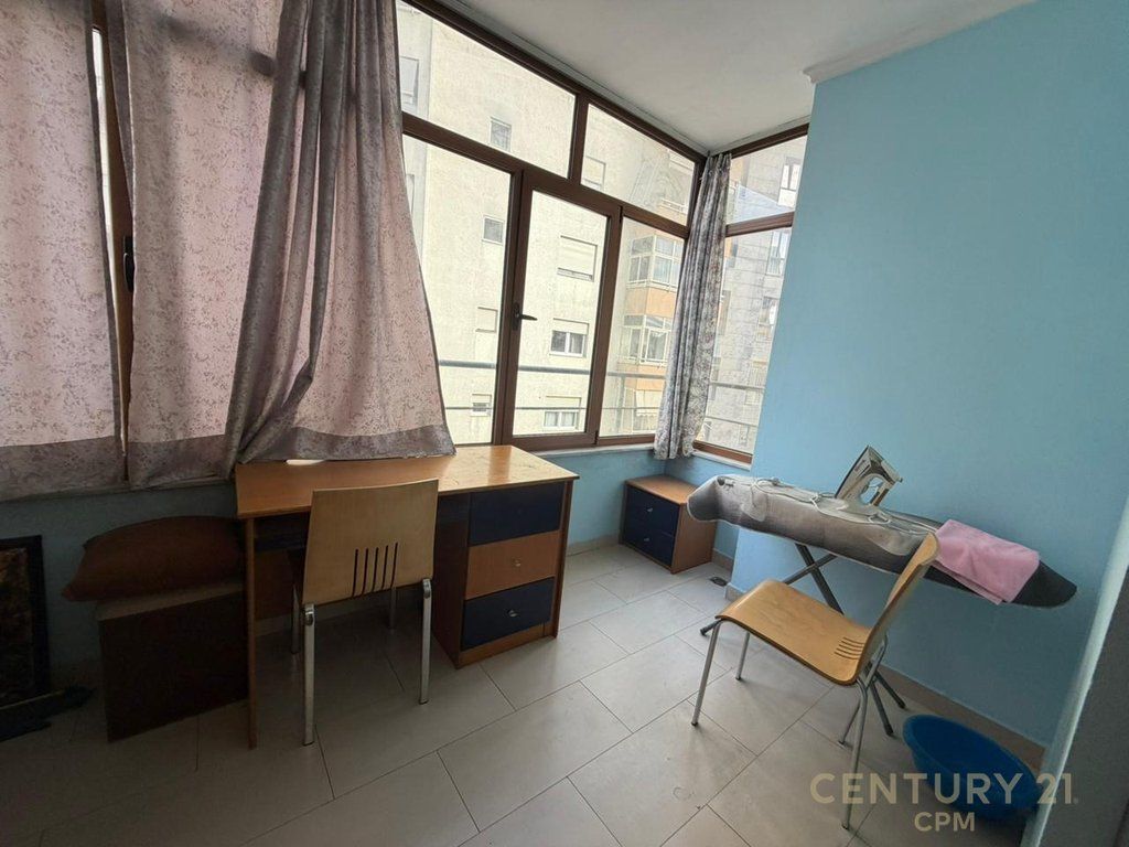 Apartament 1+1 per shitje tek Pazari i Ri