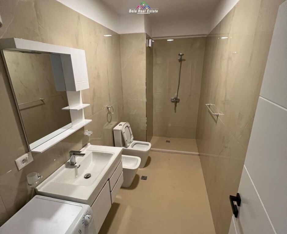 Appartamento In Affitto 2+1 Vicino al Vecchio Parco (ID B2201743) Tirana