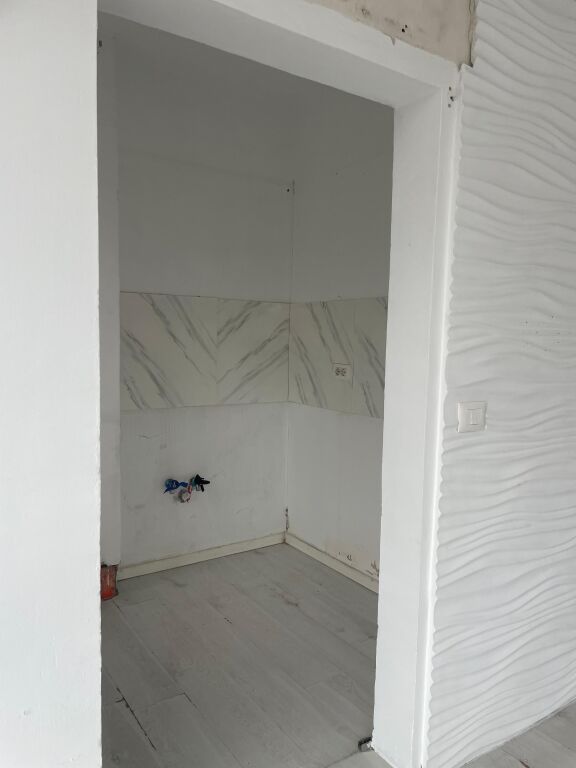 VENDITA AMBIENTE COMMERCIALE 72 M2 ZOGU I ZI 25.000.000 LEKE