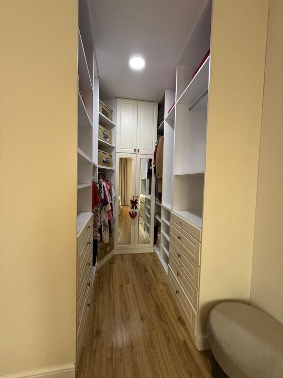 Apartament 2+1+2 per qira te Air Albania, pallati me i mire
