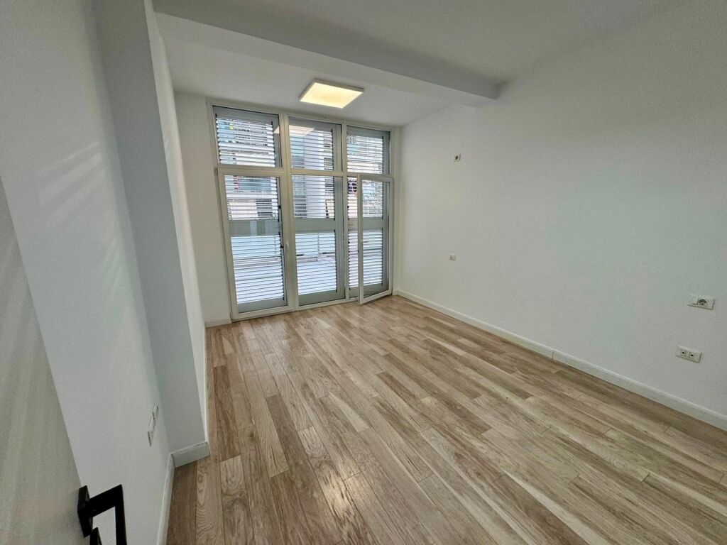 📣 QERA Ambient Per Zyra 📍 Komuna Parisit, Kompleksi "Kika 2" ✨